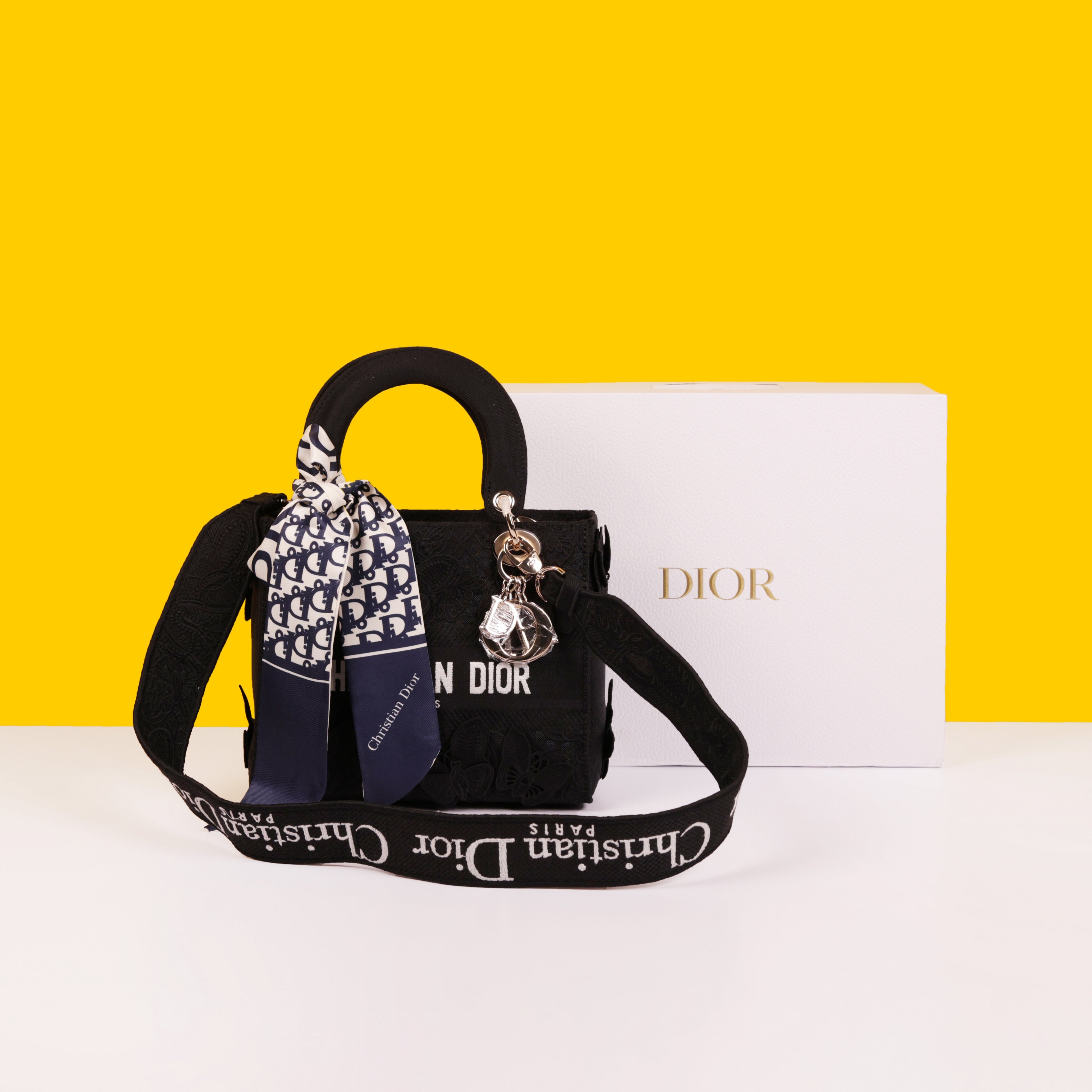 My ABC D-Lite Embroidery Luxurious Quality With OG Magnetic Gift Box & Dust Bag & Scarf (Black - 875)