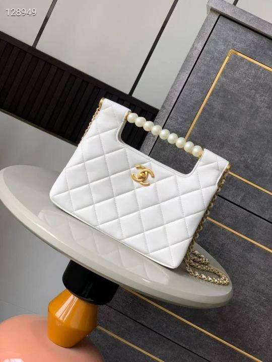 Pearl Classic Flap Shoulder Bag With OG Box & Dust Bag (White - 1161)