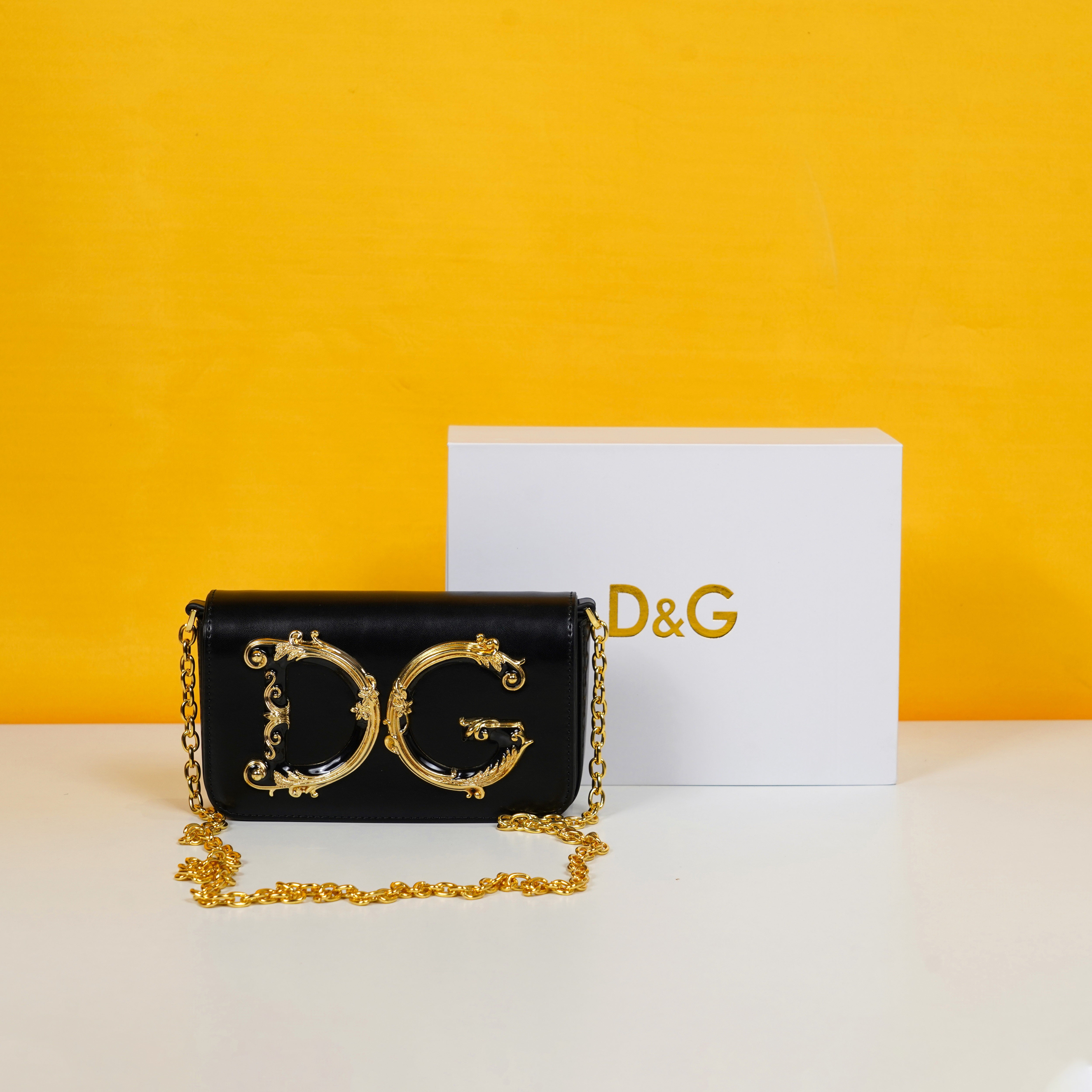 Nappa Leather Shoulder Bag WIth OG Box & Dust Bag (Black - 988)