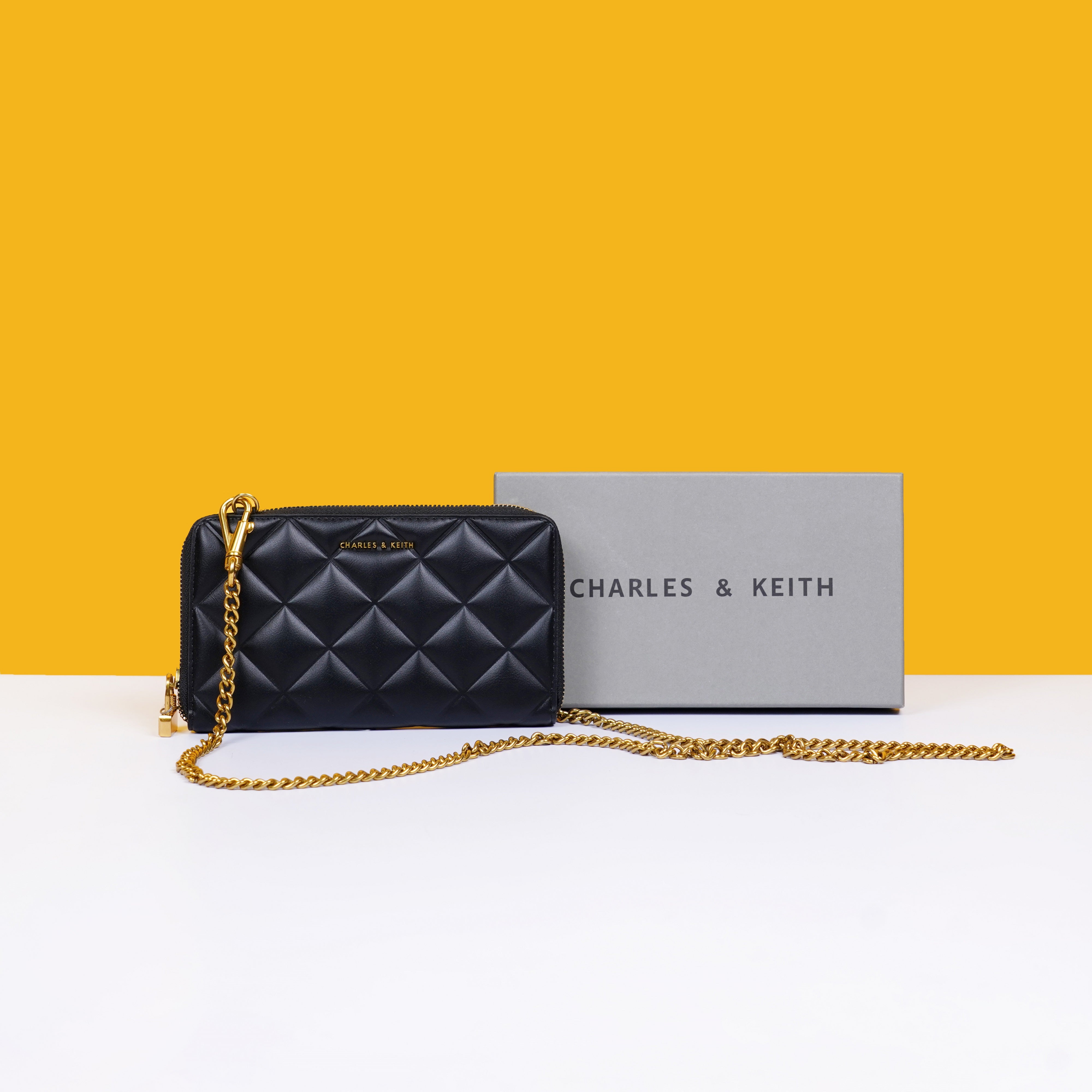 Chain On Wallet With OG Box & Dust Bag (Black - 859)