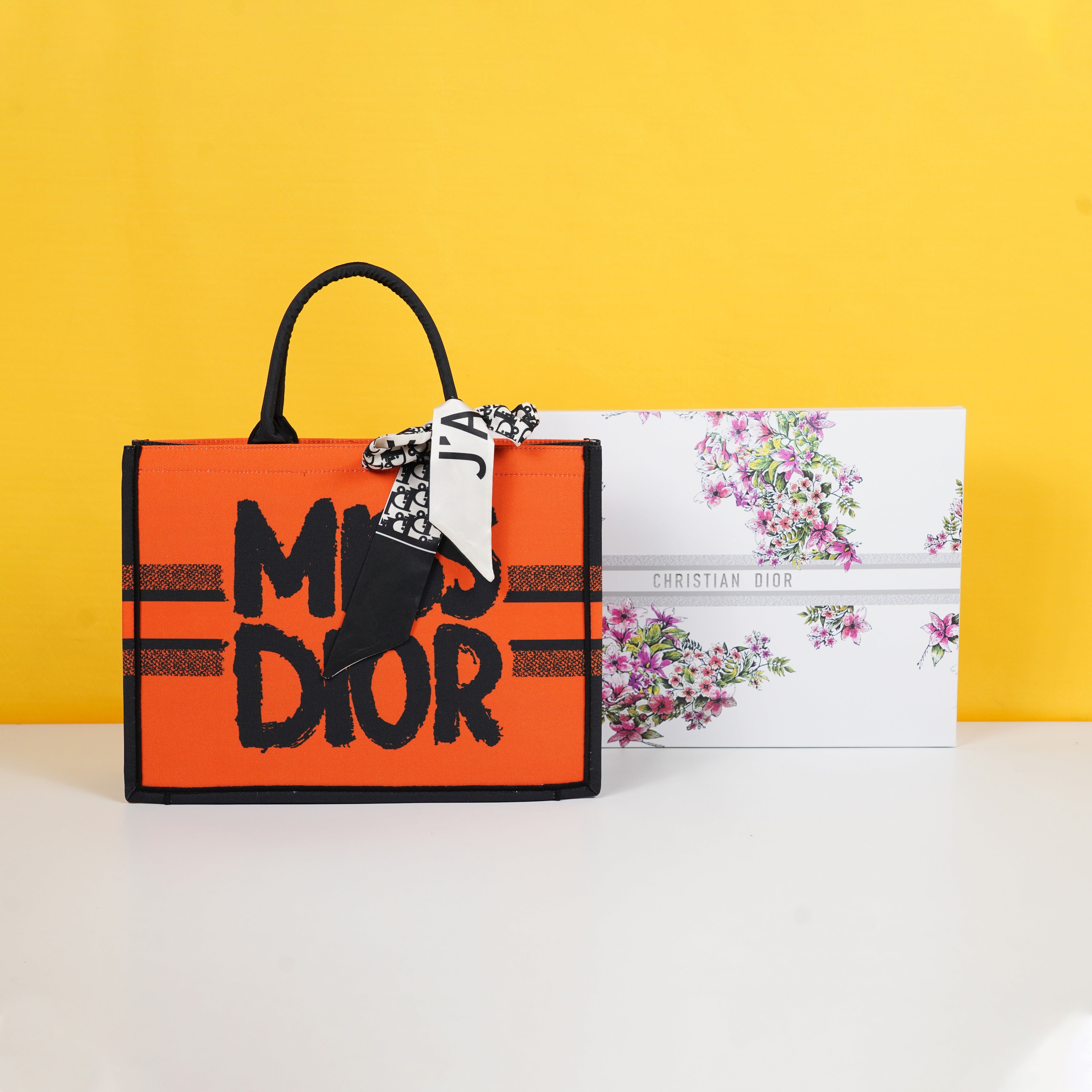 Book Tote With OG Box & Dust Bag & Scarf (Orange - 1031)