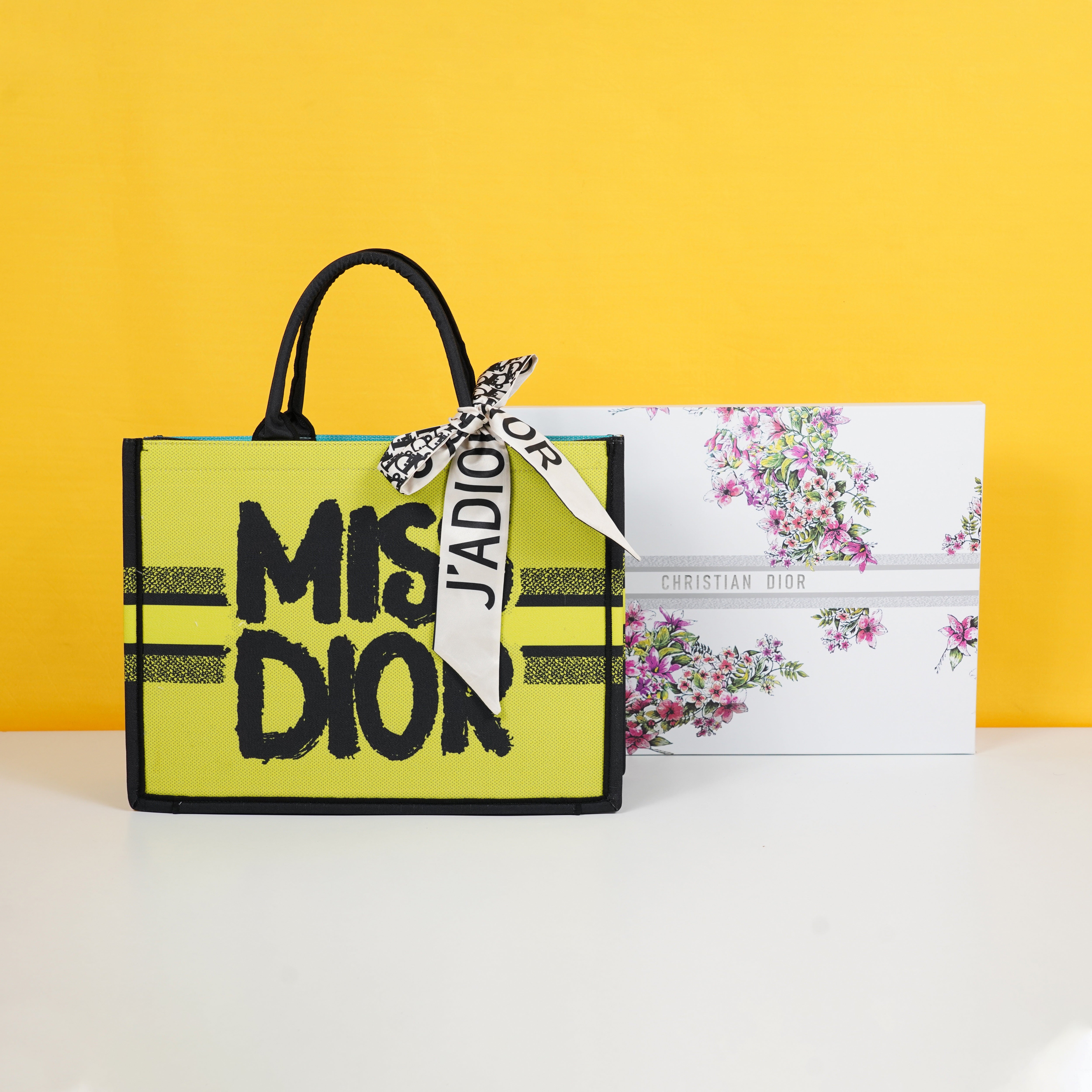 Book Tote With OG Box & Dust Bag & Scarf (Yellow - 1030)