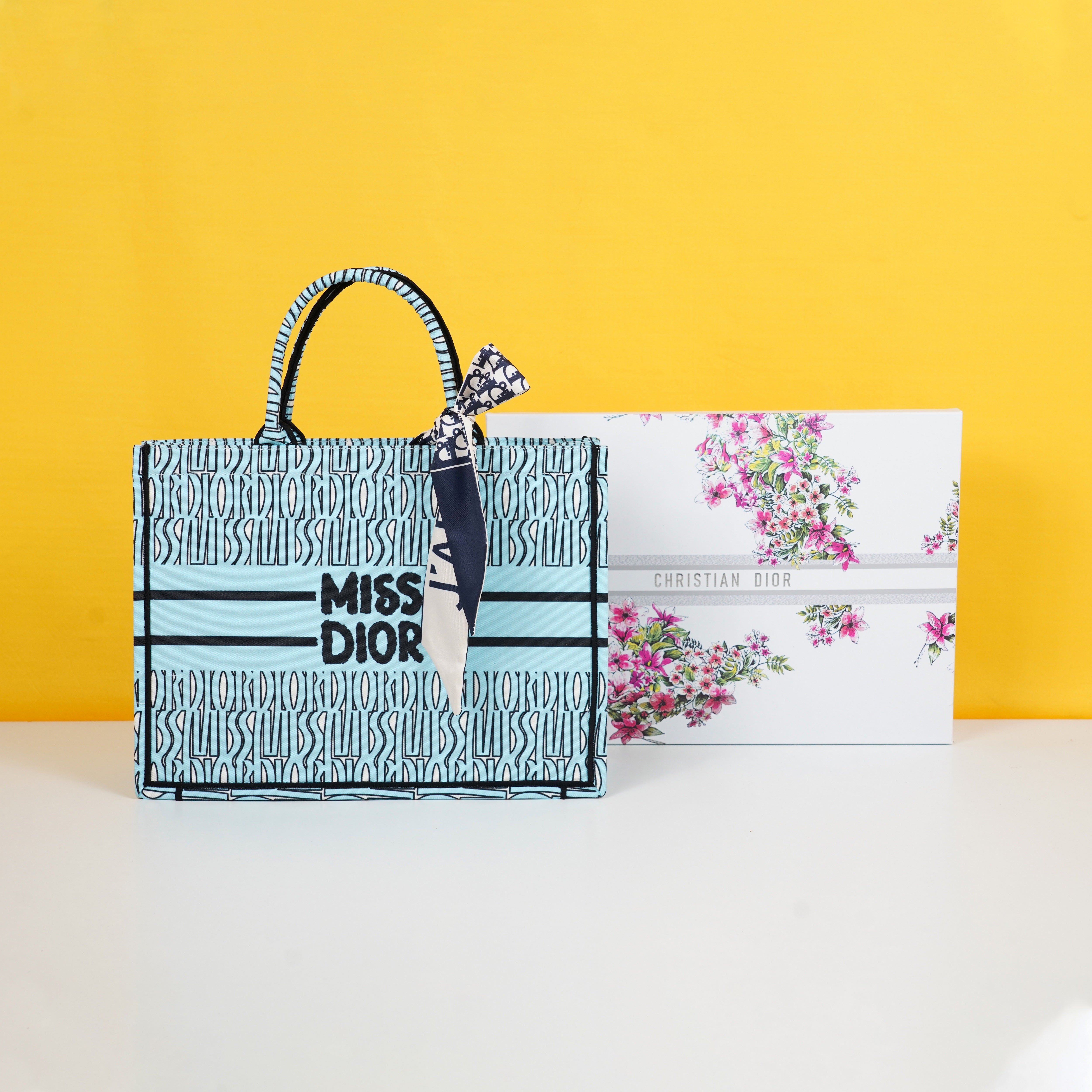 Book Tote With OG Box & Dust Bag & Scarf (Blue - 1032)