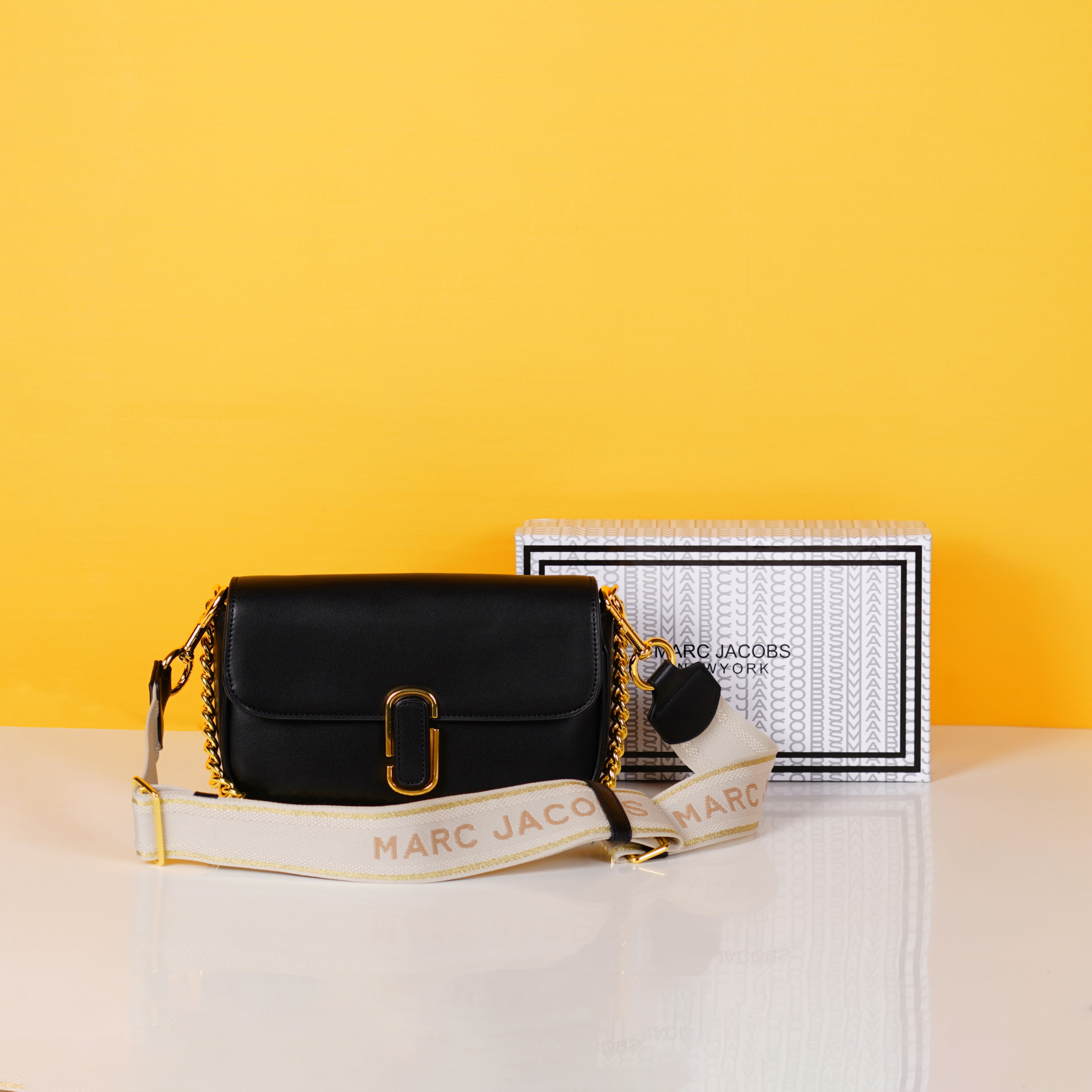 The J Shoulder Bag With OG Box & Dust Bag (Black - 115)