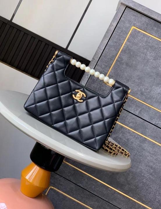 Pearl Classic Flap Shoulder Bag With OG Box & Dust Bag (Black 1160)