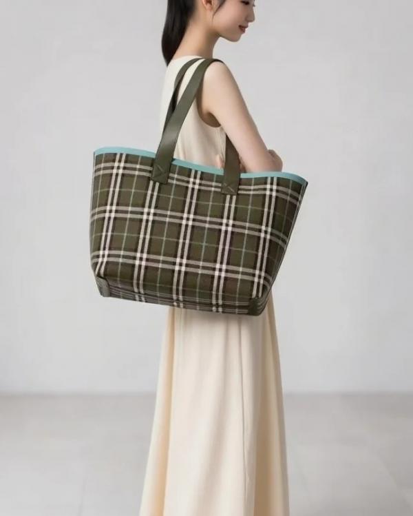 London Tote Bag With Detachable Pouch & Dust Bag (Green - 1156)