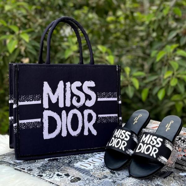 Book Tote With OG Box & Dust Bag & Scarf (Black - 1027)