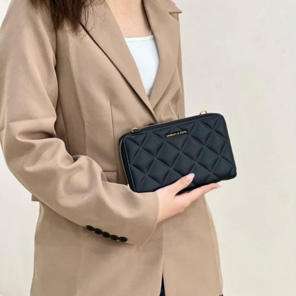 Chain On Wallet With OG Box & Dust Bag (Black - 859)