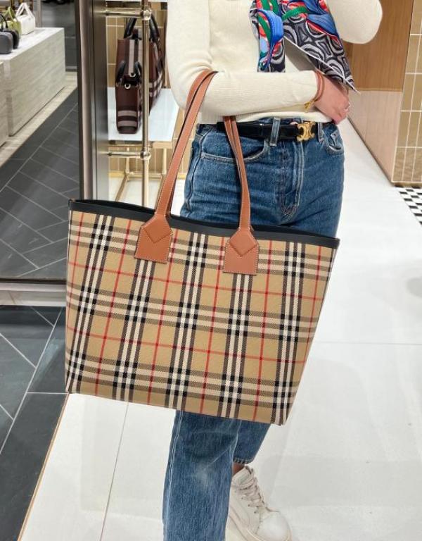 London Tote Bag With Detachable Pouch & Dust Bag (Brown - 1155)