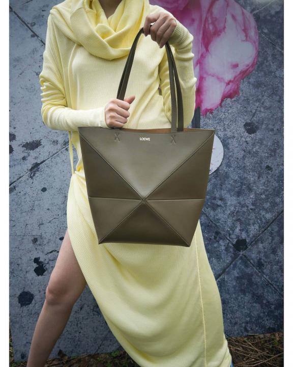 Limited Edition Puzzle Fold Tote Bag With OG Box & Dust Bag (Green - 699)