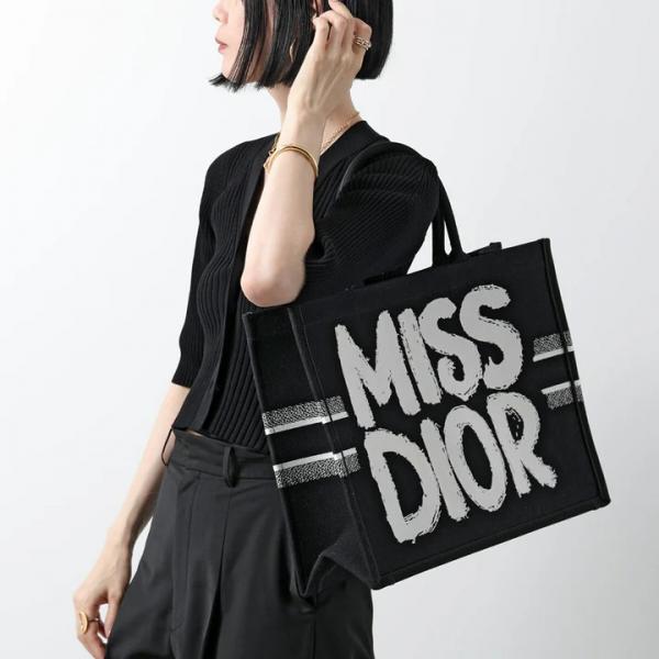 Book Tote With OG Box & Dust Bag & Scarf (Black - 1027)