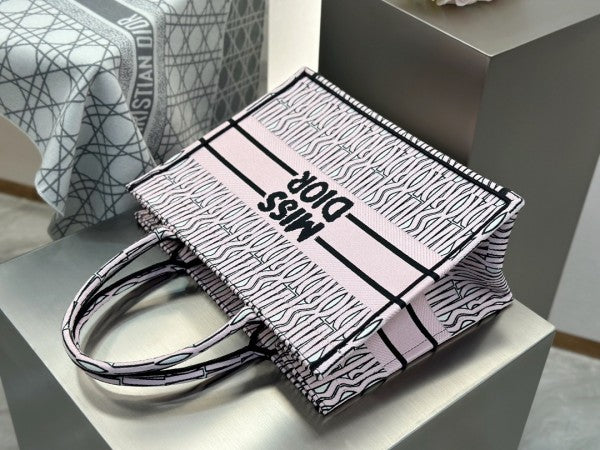 Book Tote With OG Box & Dust Bag & Scarf (L PInk - 1033)
