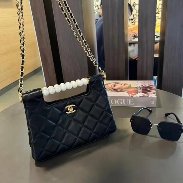 Pearl Classic Flap Shoulder Bag With OG Box & Dust Bag (Black 1160)