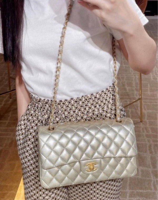 Classic Jumbo Flap Shoulder Bag With OG Box & Dust Bag (Silver - 795)