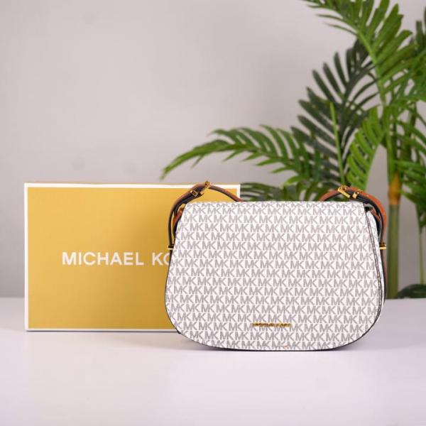 Lydia Signature Shoulder Bag With OG Box & Dust Bag (White - 1191)