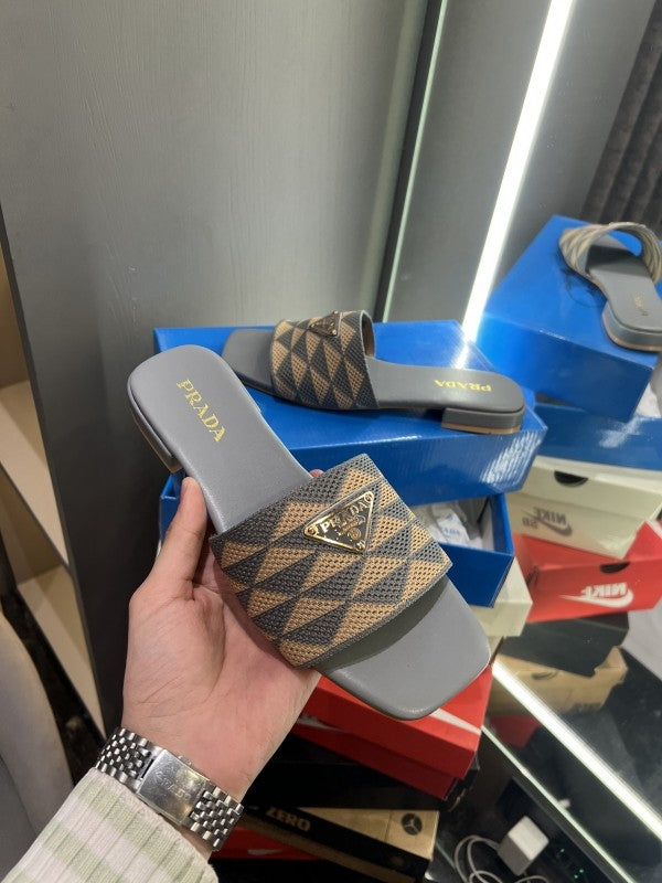 Geometric Logo Slides With OG Box & Dust Bag (Grey - 898)