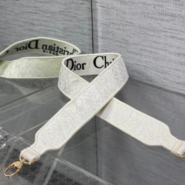 My ABC D-Lite Embroidery Luxurious Quality With OG Magnetic Gift Box & Dust Bag & Scarf (White - 876)