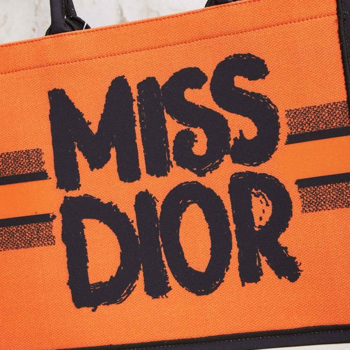 Book Tote With OG Box & Dust Bag & Scarf (Orange - 1031)