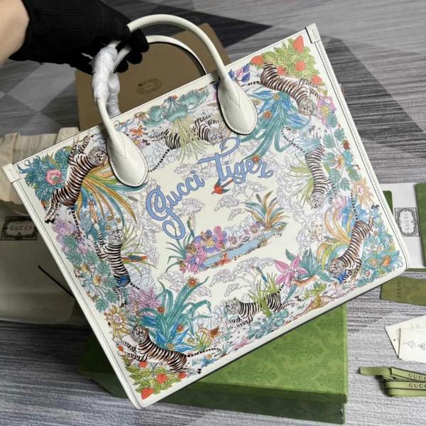 Shanghai Savanah Tiger Tote Bag With OG Magnetic Box & Dust Bag & (White - 1024)