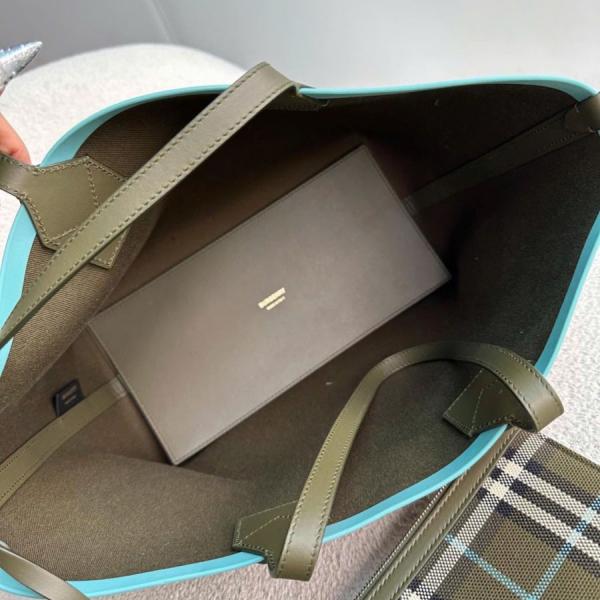 London Tote Bag With Detachable Pouch & Dust Bag (Green - 1156)