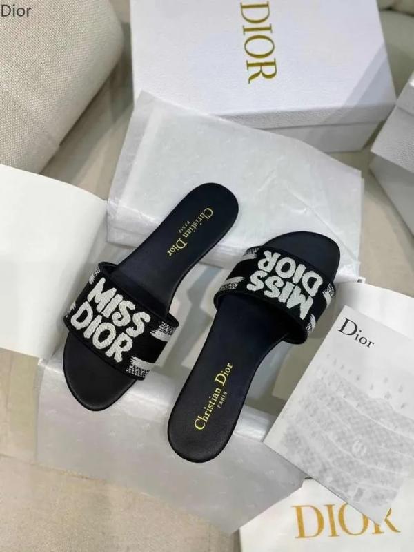 Miss Di_or Premium Dway Slide With OG Box & Carry Bag (Black-1057)