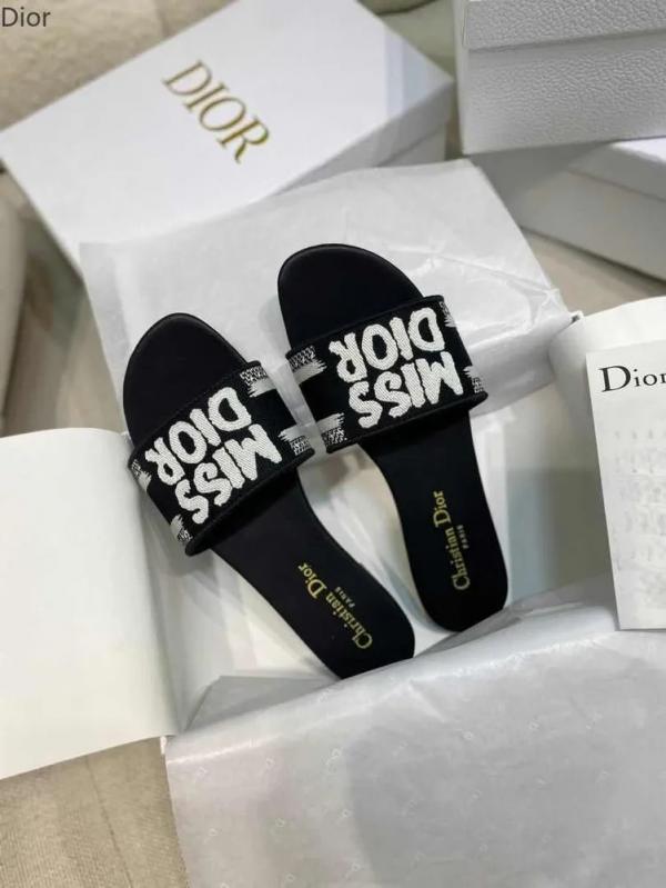 Miss Di_or Premium Dway Slide With OG Box & Carry Bag (Black-1057)