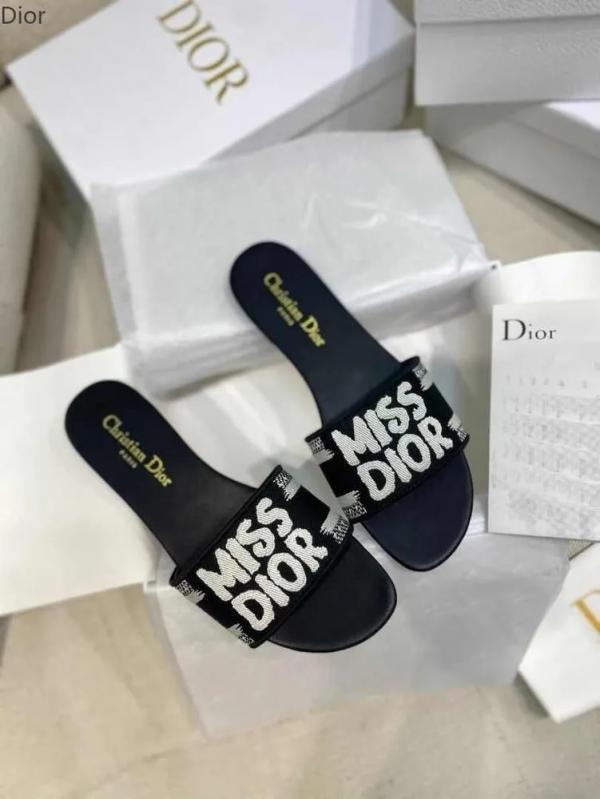 Miss Di_or Premium Dway Slide With OG Box & Carry Bag (Black-1057)