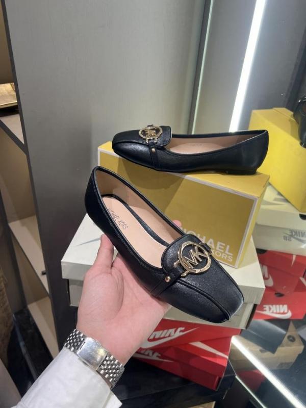 MK Fulton Flat Shoes With OG Box & Dust Bag & Carry Bag (Black - 1091)