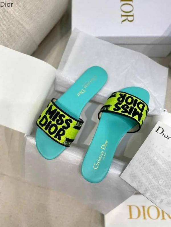 Miss Di_or Premium Dway Slide With OG Box & Carry Bag (Green - 1062)