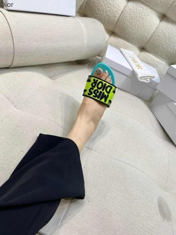 Miss Di_or Premium Dway Slide With OG Box & Carry Bag (Green - 1062)