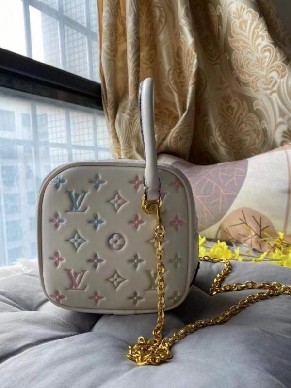 Limited Edition 2026 Square Bag With Dust Bag (White - 963)