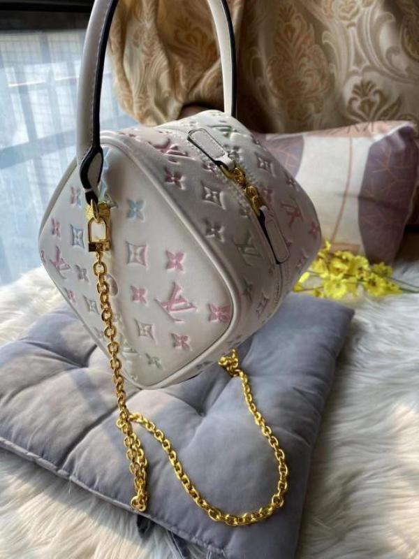Limited Edition 2026 Square Bag With Dust Bag (White - 963)