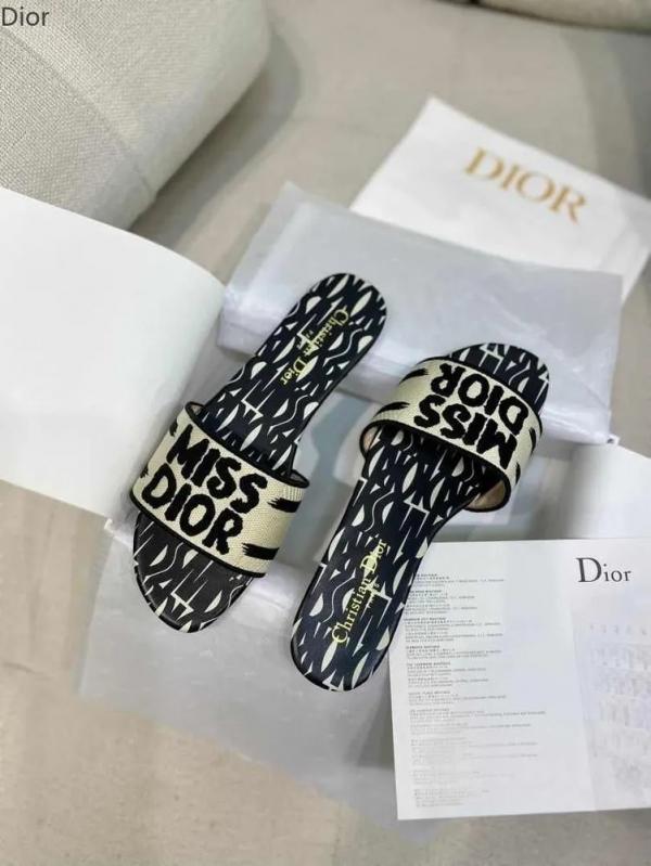 Miss Di_or Premium Dway Slide With OG Box & Carry Bag  (White Black - 1058)