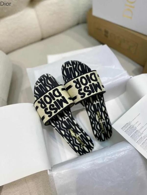 Miss Di_or Premium Dway Slide With OG Box & Carry Bag  (White Black - 1058)