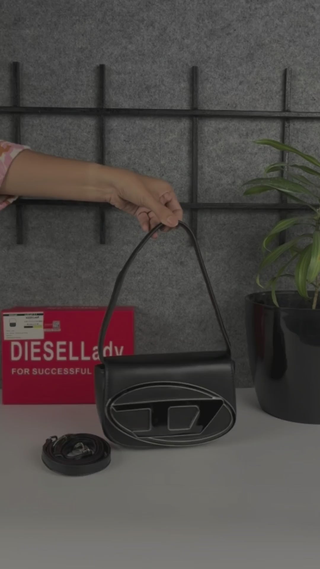 1DR Shoulder Bag With OG Box & Dust Bag & Extra Shoulder Strap (Black - 442)