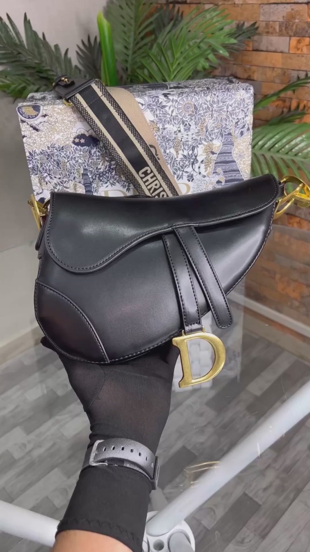 Saddle Premium Leather White With OG Box & Dust Bag (Black - 365)
