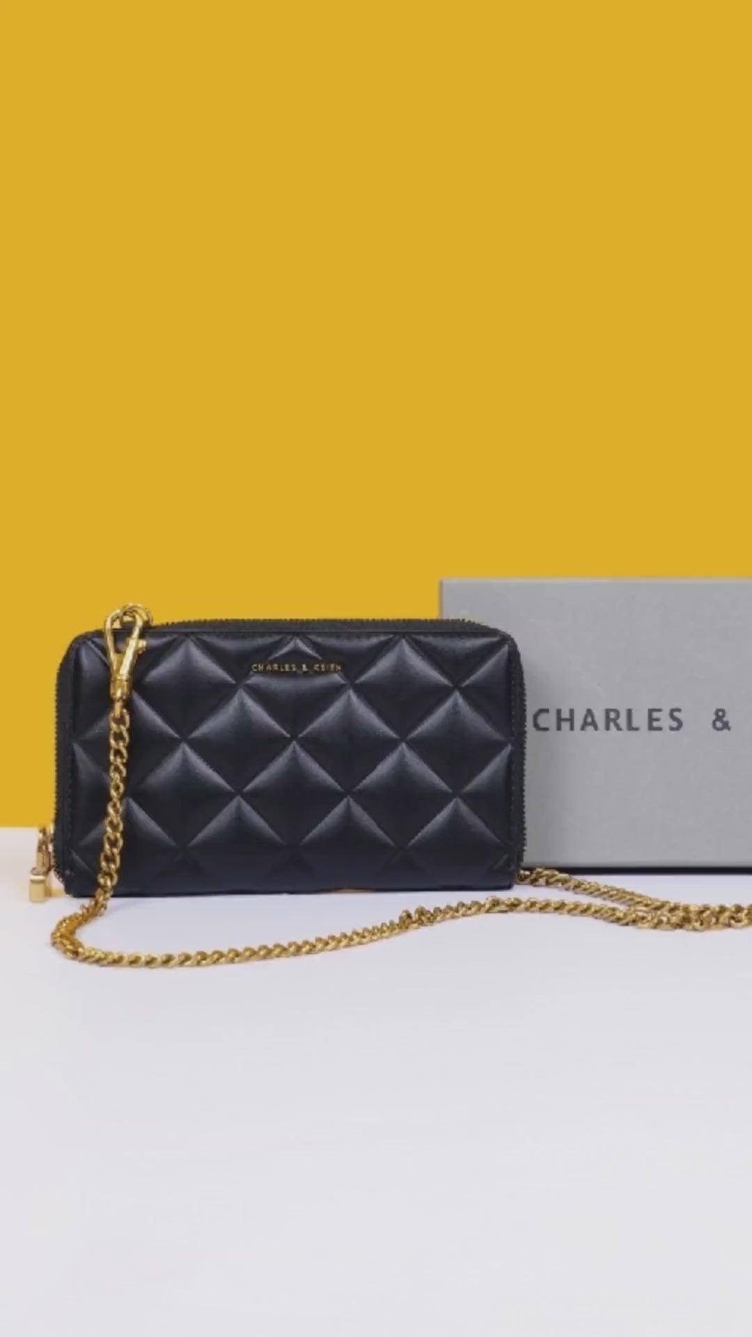 Chain On Wallet With OG Box & Dust Bag (Black - 859)