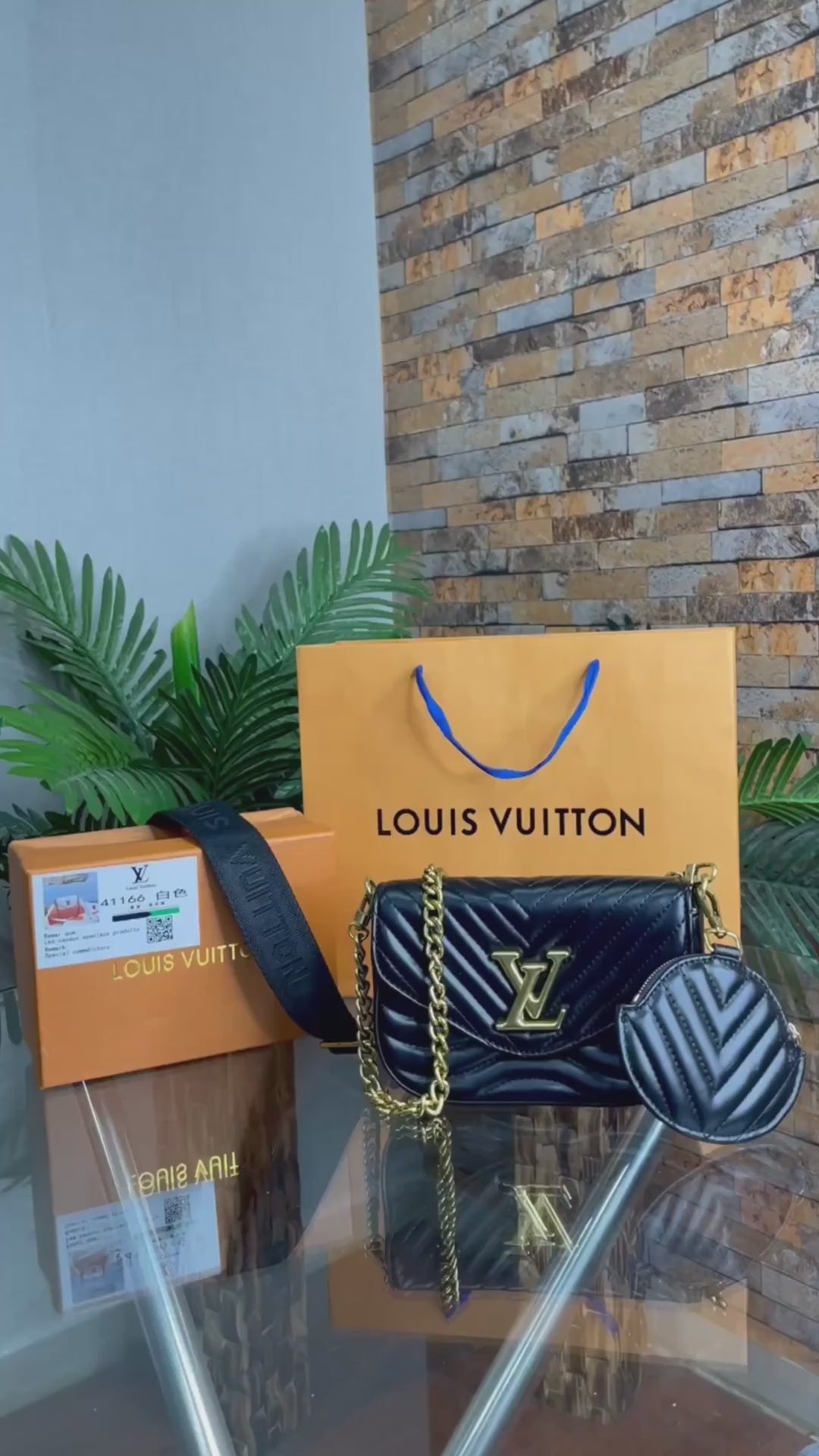 Multi Pochette Wave With OG Box Dust Bag & Extra Shoulder Strap (Black - 351)